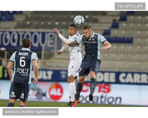 巴黎与瓦朗谢纳的精彩对决揭示了法甲联赛的激烈竞争与球队实力的较量